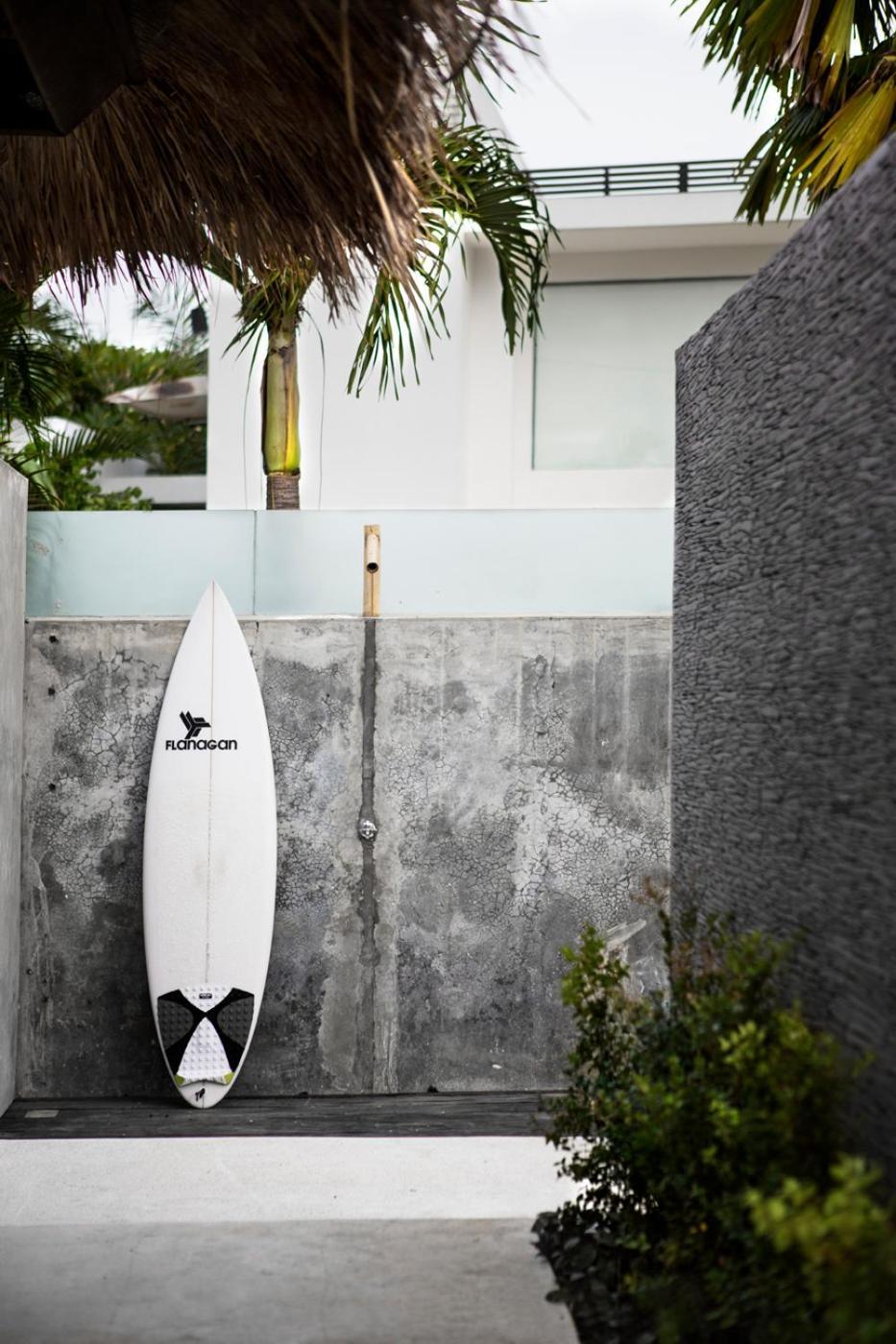 Surflodge Limasan Bali Kerobokan Buitenkant foto